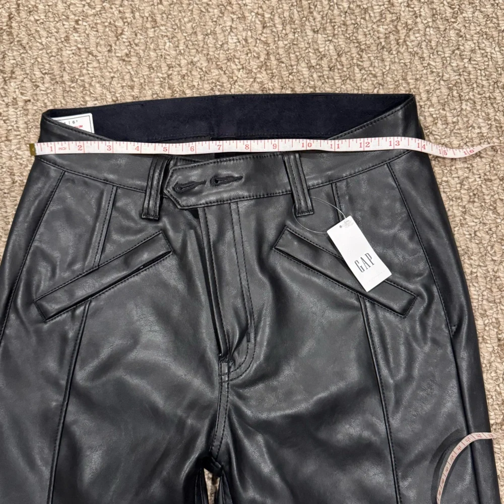 🚨SOLD🚨GAP Women's Faus Leather Black Straight Leg Biker Pants NWT - Picture 7 of 9